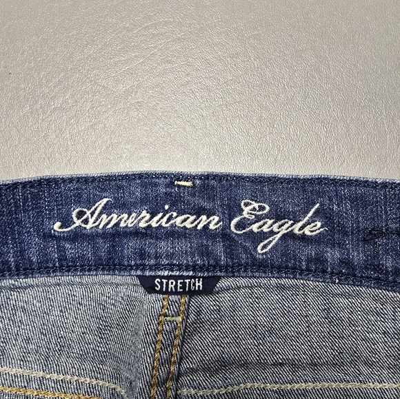 AEO stretch lightly distressed blue denim jean shorts women's size 4 - Picture 6 of 10